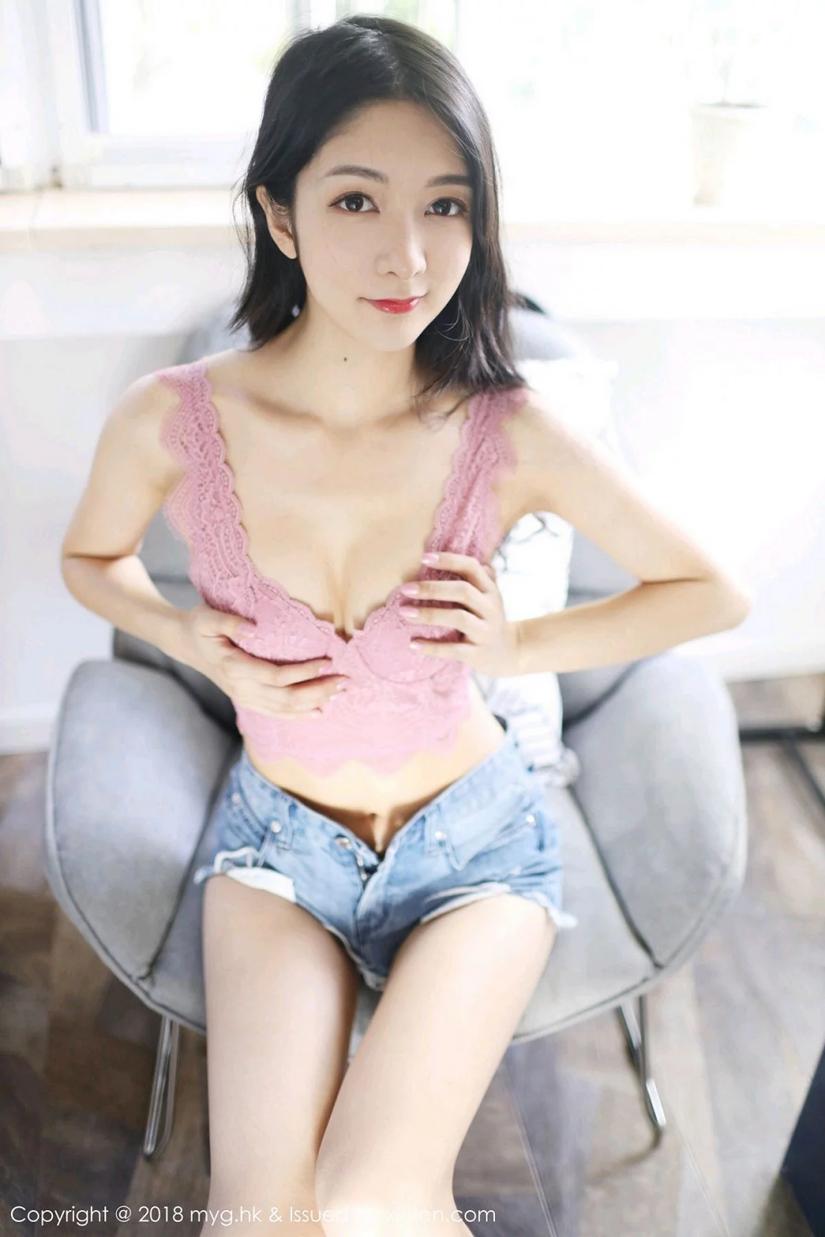 Xrmnw.Com[MyGirl美媛馆]Vol.322_女神Angela小热巴粉红内衣配牛仔热裤秀完美身材性感写真54P