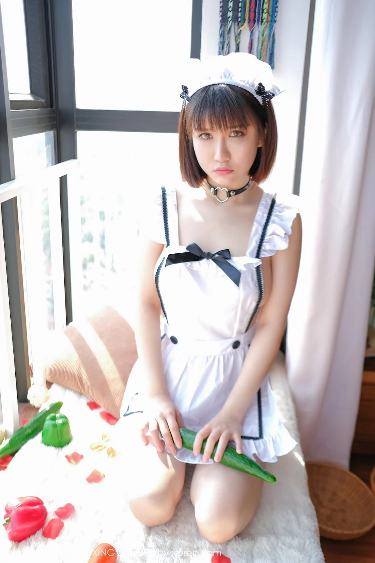 Xrmnw.Com[UXING优星馆]Vol.058_嫩模K8傲娇萌萌居家女仆装侧露美乳黄瓜主题撩人诱惑写真40P