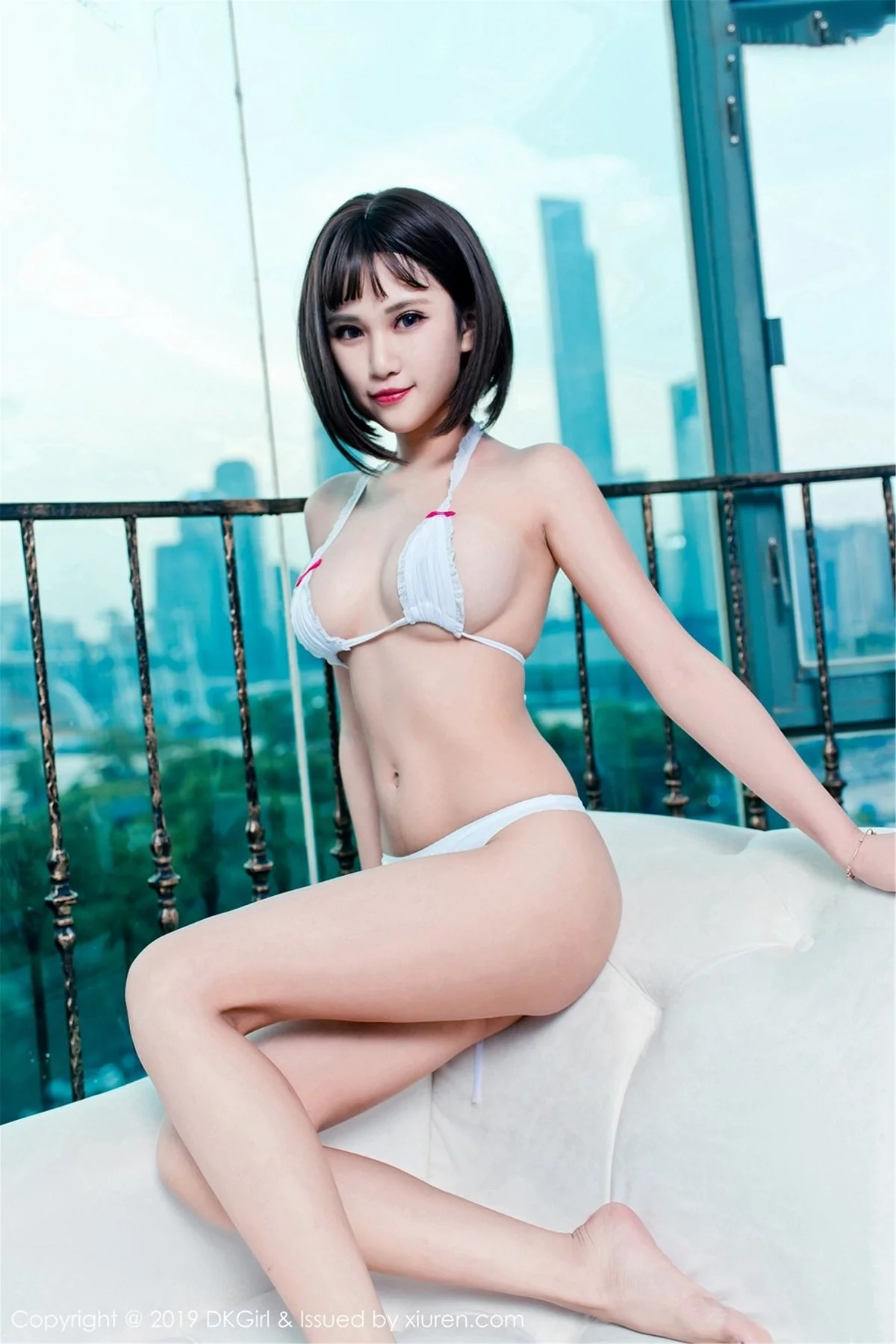 Xrmnw.Com[DKGirl御女郎]Vol.100_嫩模萌宝儿BoA私房黑白诱人内衣美轮美奂秀豪乳诱惑写真50P