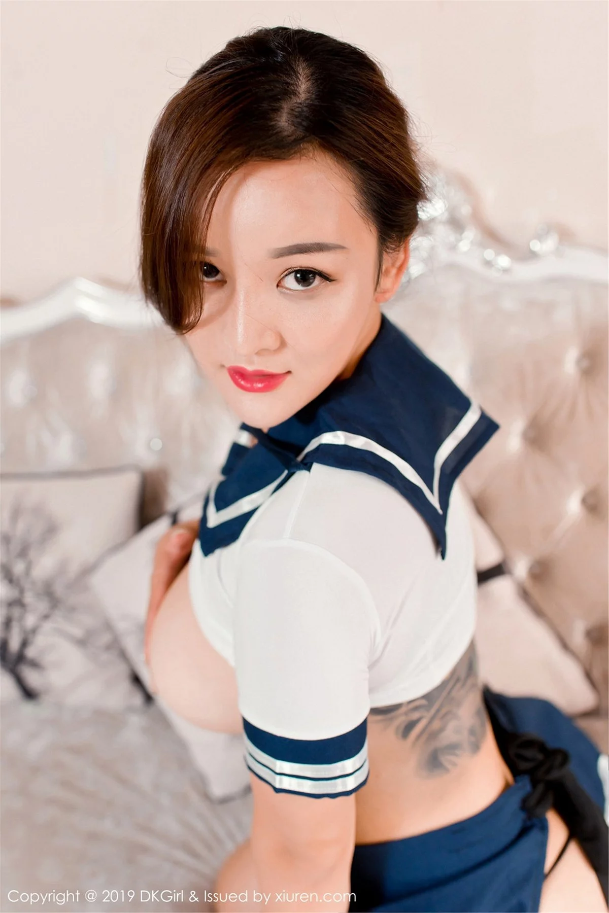 Xrmnw.Com[DKGirl御女郎]Vol.110_嫩模潘琳琳ber私房性感学生制服半脱露豪乳遮点极致诱惑写真50P