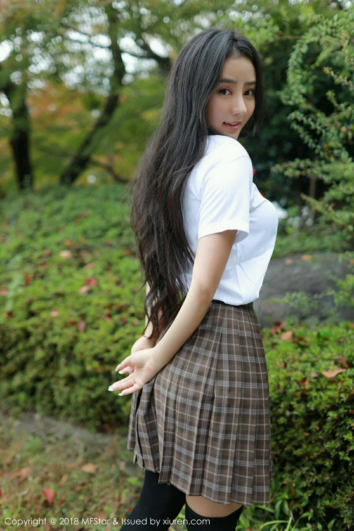 Xrmnw.Com[MFStar模范学院]Vol.163_嫩模Manuela玛鲁娜日本旅拍户外学生制服靓丽迷人写真42P