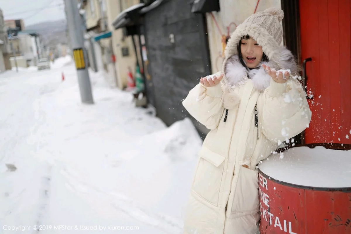 Xrmnw.Com[MFStar模范学院]Vol.246_嫩模徐微微mia北海道旅拍室外冰天雪地街头主题性感写真61P