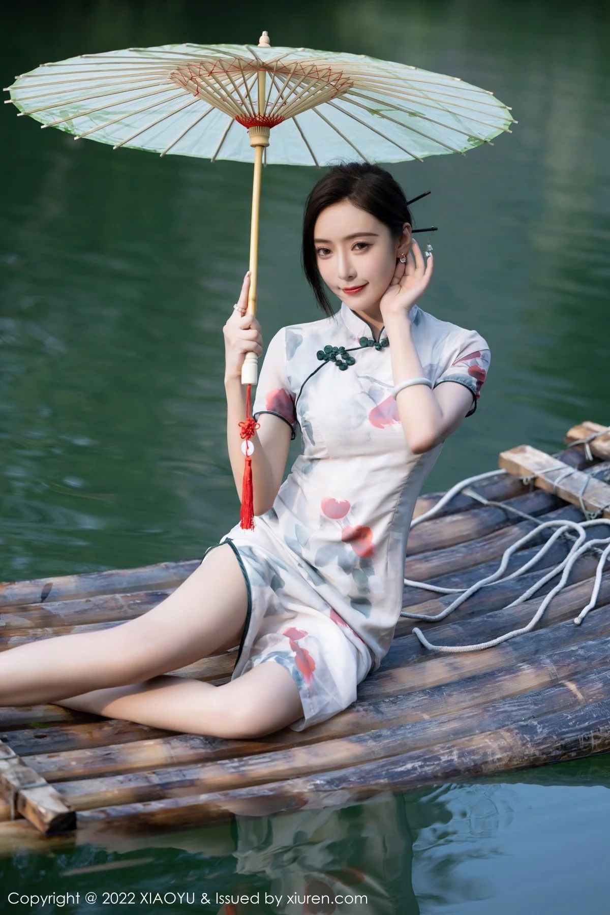 Xrmnw.Com[XiaoYu画语界]Vol.872_女神王馨瑶杭州旅拍脱旗袍露蓝灰色蕾丝内衣超薄肉丝诱惑写真83P