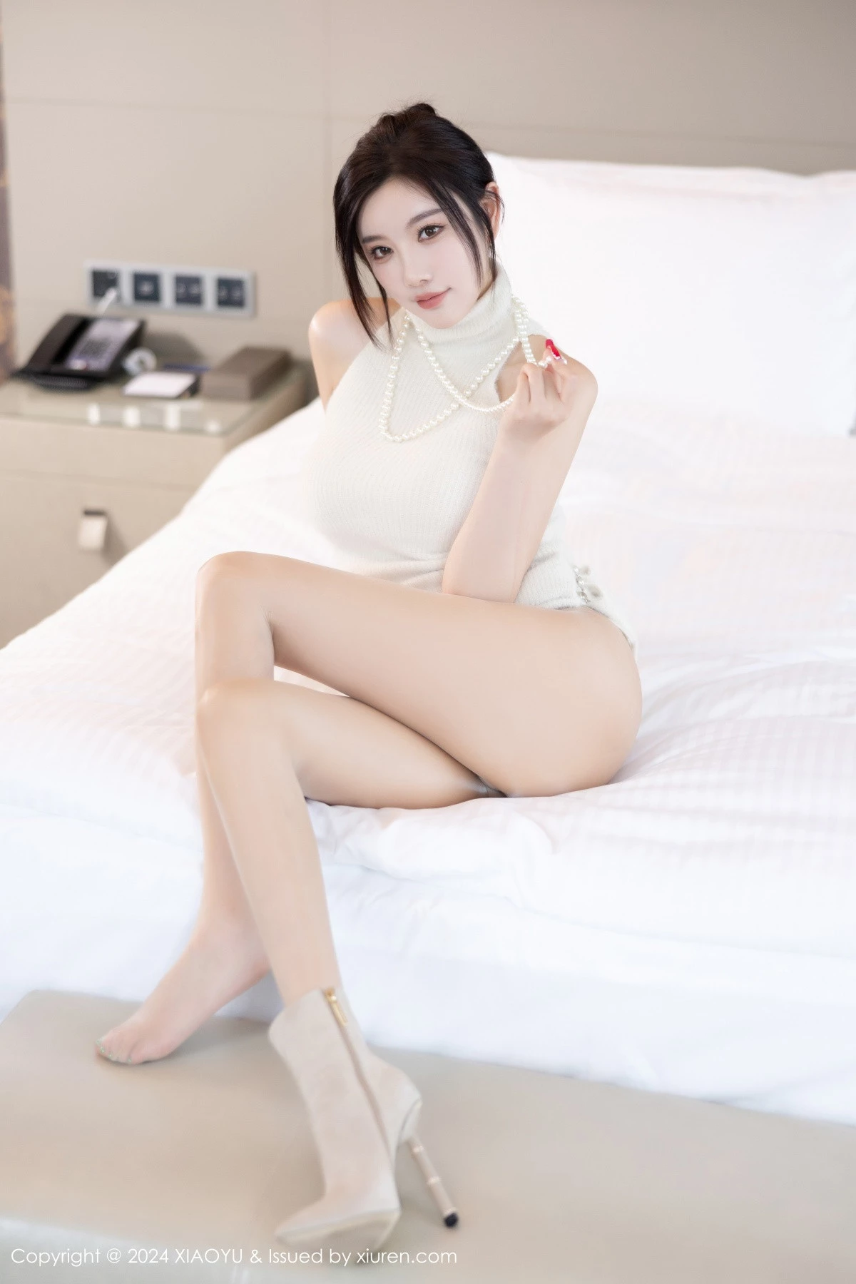 Xrmnw.Com[XiaoYu画语界]Vol.1220_女神杨晨晨Yome性感浅色露肩连衣短裙配超薄肉丝完美诱惑写真82P